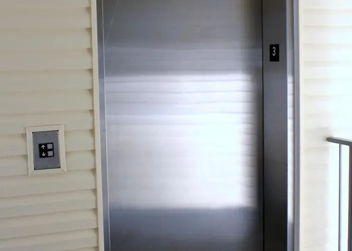 Whispering Hills Inn